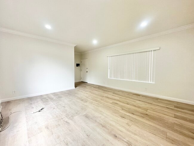 Building Photo - 20445 Saticoy St Winnetka, CA 91306