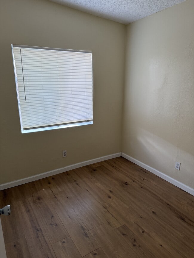 Foto del edificio - 6607 Datura Ave