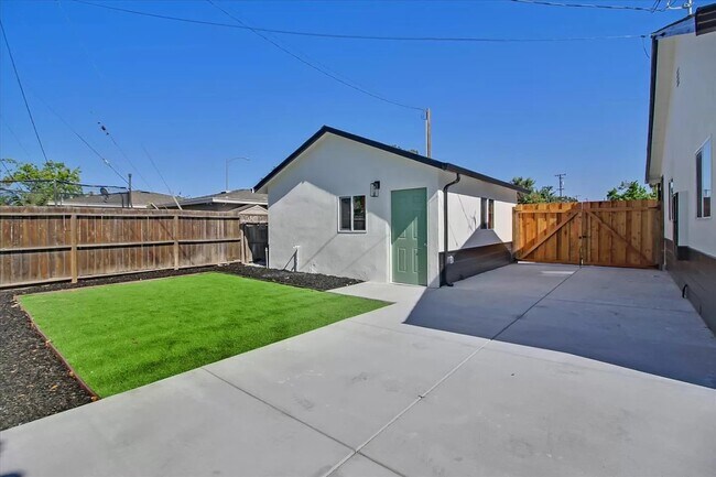 Foto del edificio - 1623 Hillsdale Ave