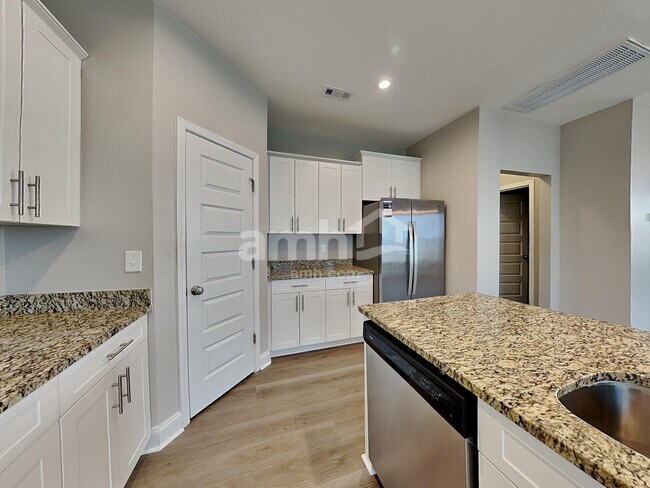 Foto del edificio - 5342 Tupelo St