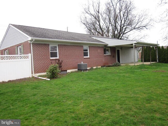 Building Photo - 690 Fulling Mill Rd