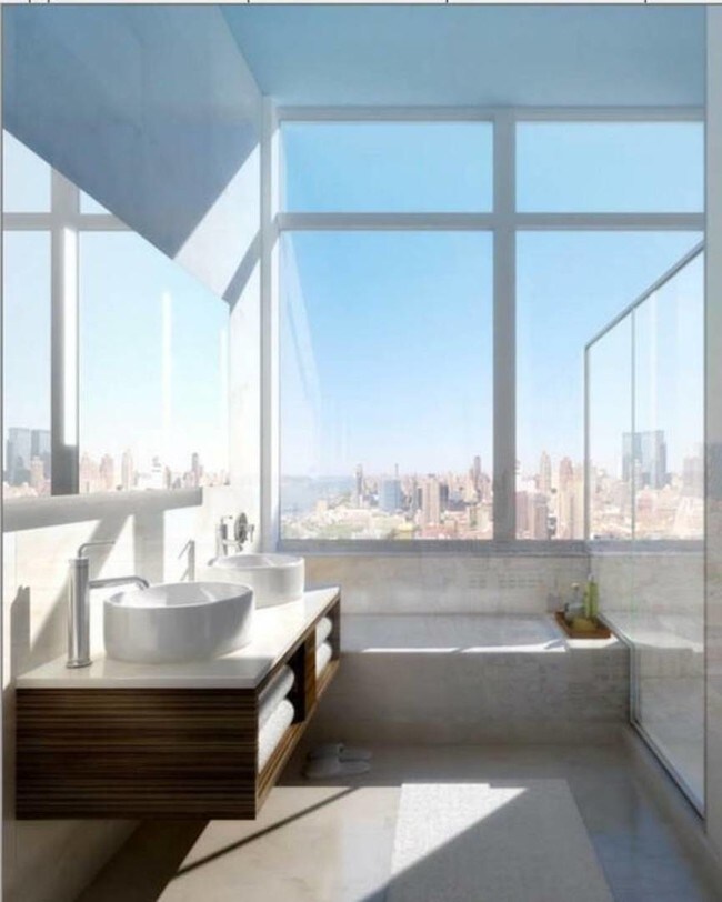 Foto del edificio - 620-621 W 42nd St