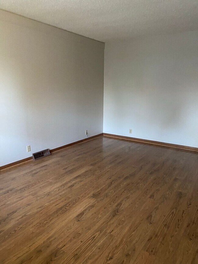 Foto del edificio - 502 W Pine St