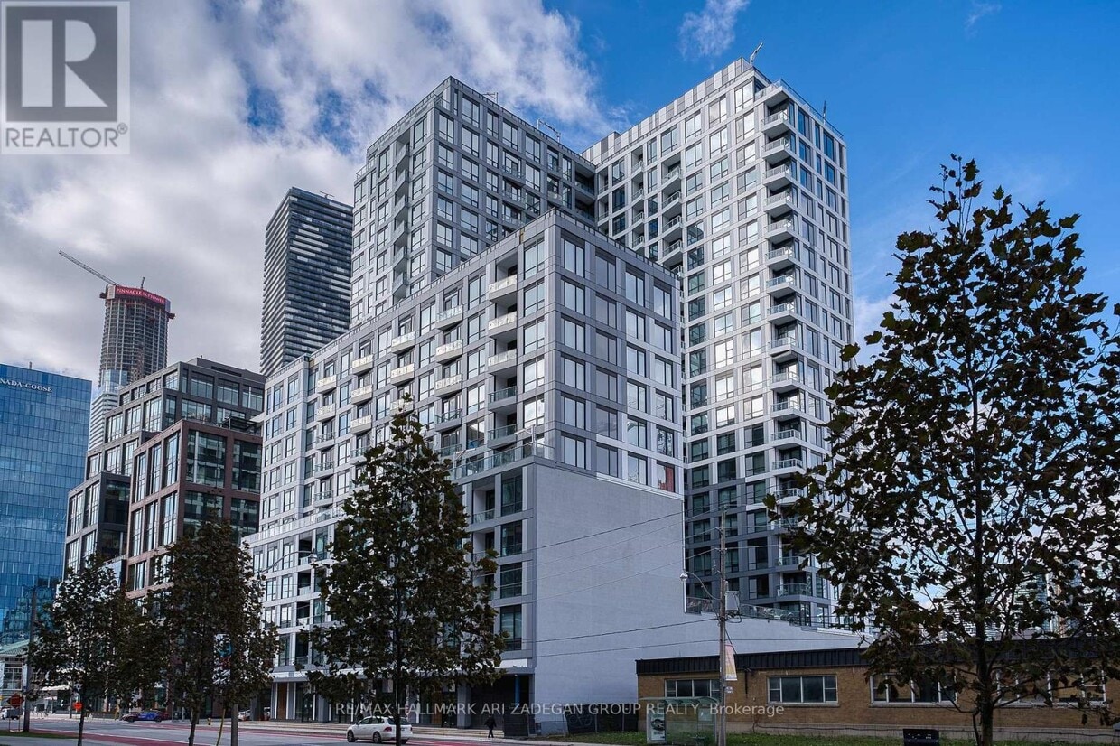 Primary Photo - 162 Queens Quay E