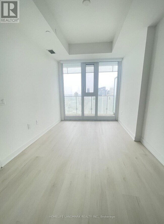 Photo du bâtiment - 3900 Confederation Pkwy