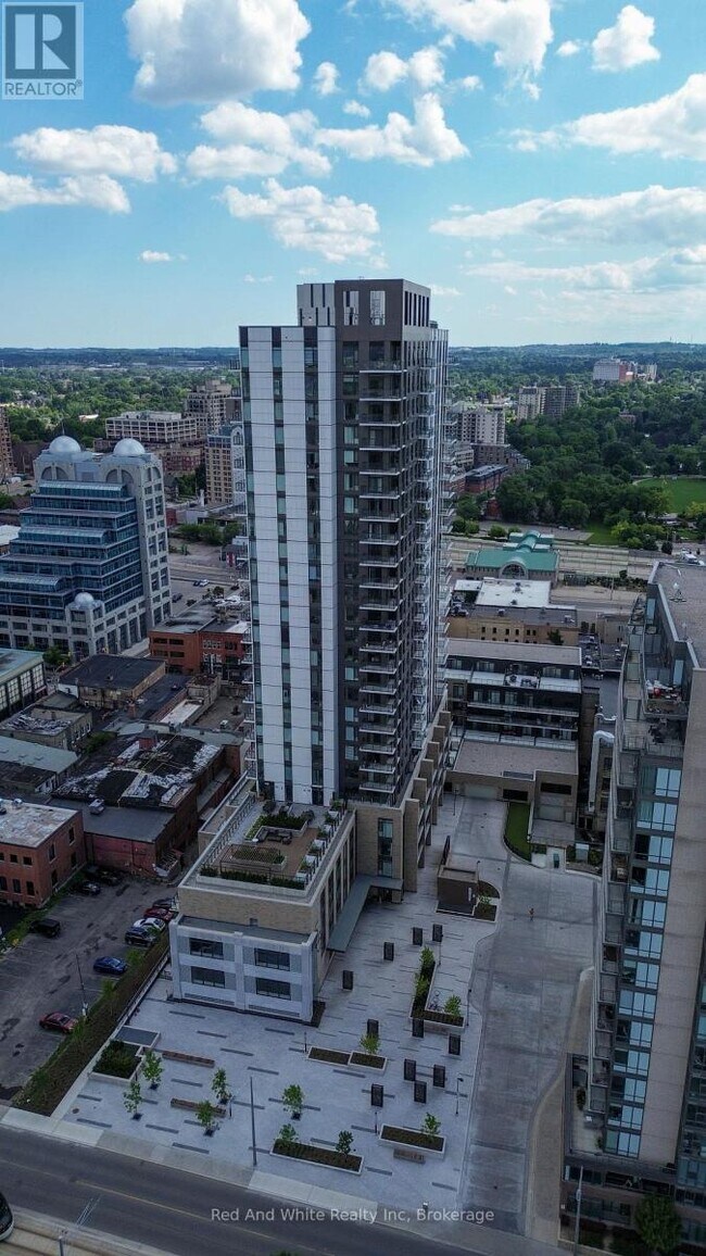 Photo du bâtiment - 55 Duke St W