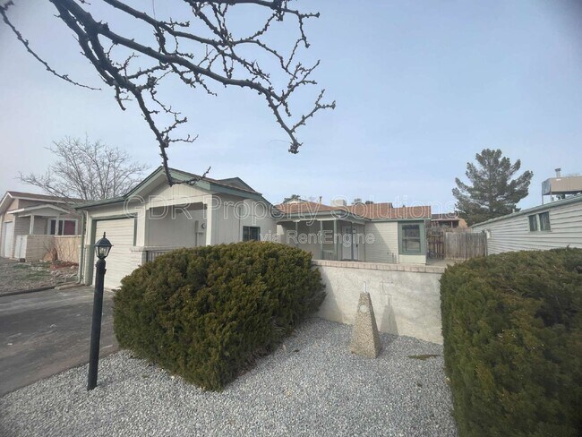 Building Photo - 4733 Platinum Dr NE