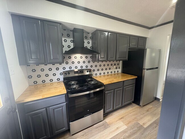 Building Photo - WaveHaus