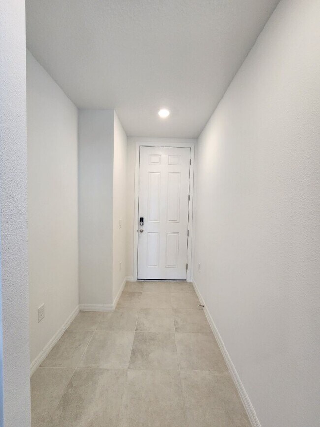 Foto del edificio - LIKE NEW!!! 4-Bedroom, 2-Bathroom in Villamar/Winter Haven