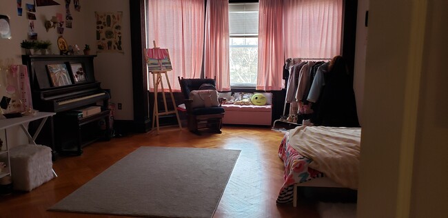 main bedroom - 4232 Spruce St