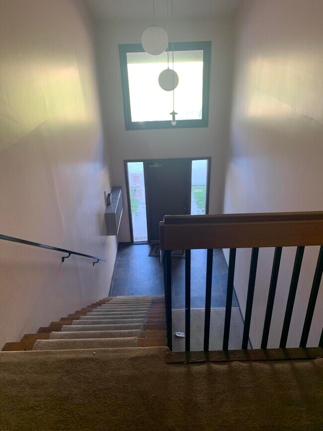 Building Photo - 451 Westwood Dr