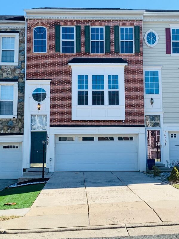Primary Photo - 16565 Bramblewood Ln