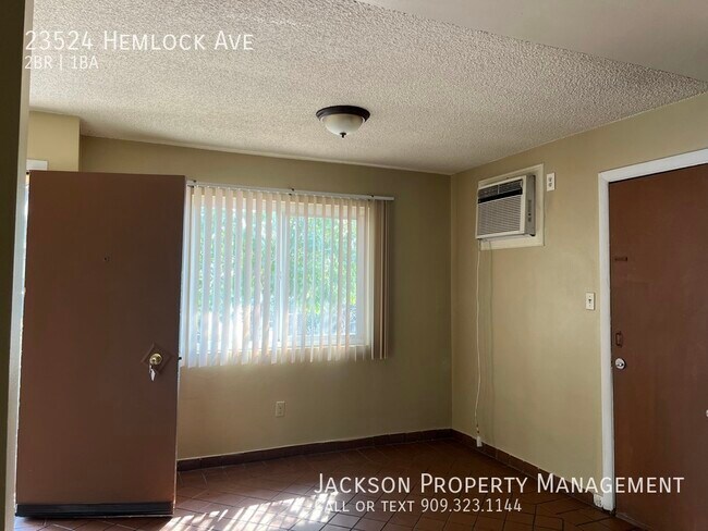 Building Photo - 23524 Hemlock Ave