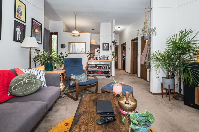 Living & Dining Room - 2308 Milwaukee Ave, Lower Unites