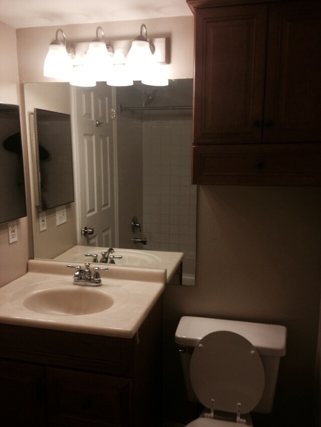 Foto del edificio - 953 Springcrest Ct