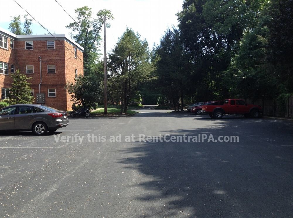 Foto del edificio - 414 S College St Apt 104