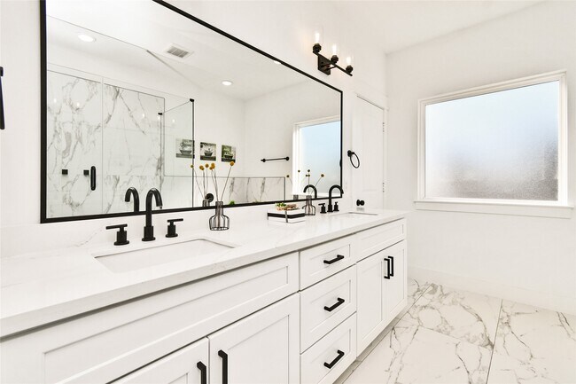 Foto del edificio - 208 N York St