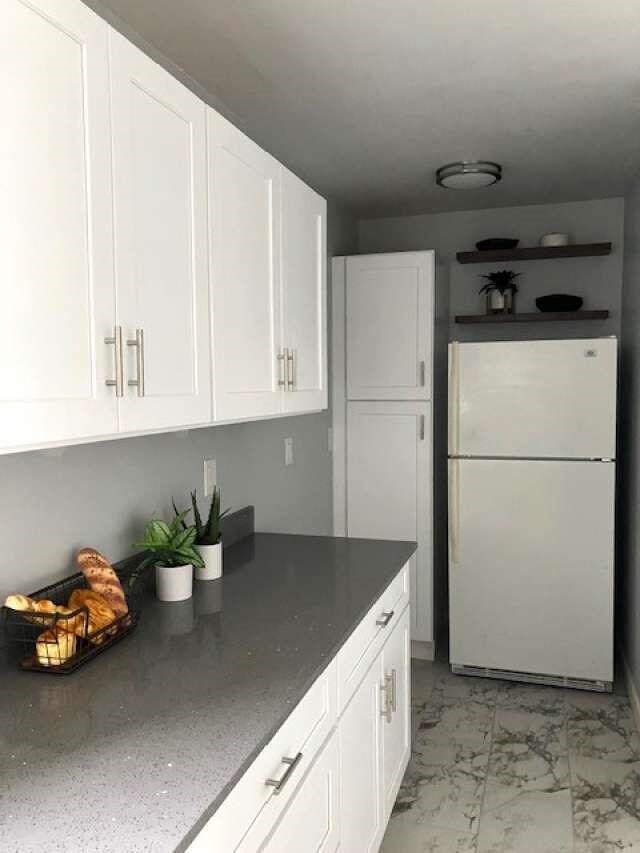 Foto del edificio - 317 Lake Evelyn Dr