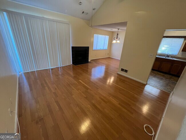 Building Photo - 3211 Salem Cove Way SE