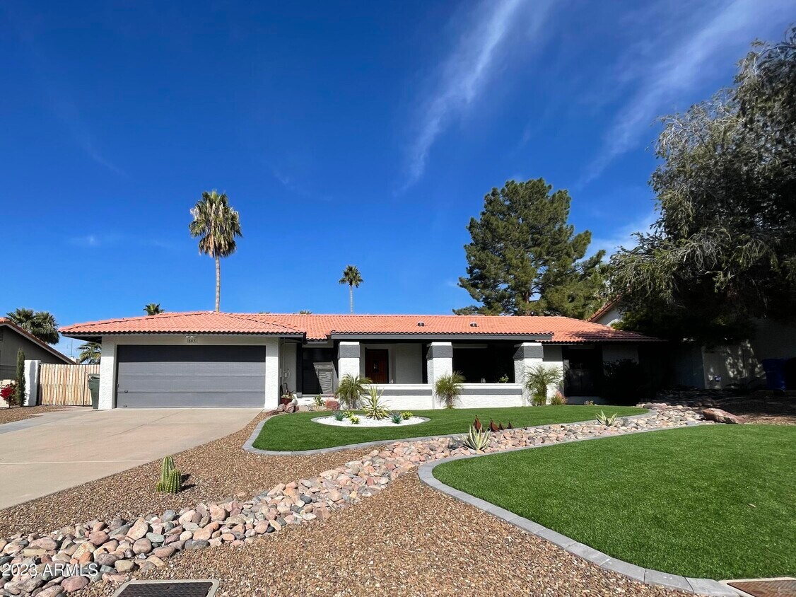 802 E Forest Hills Dr, Phoenix, AZ 85022 House for Rent in Phoenix