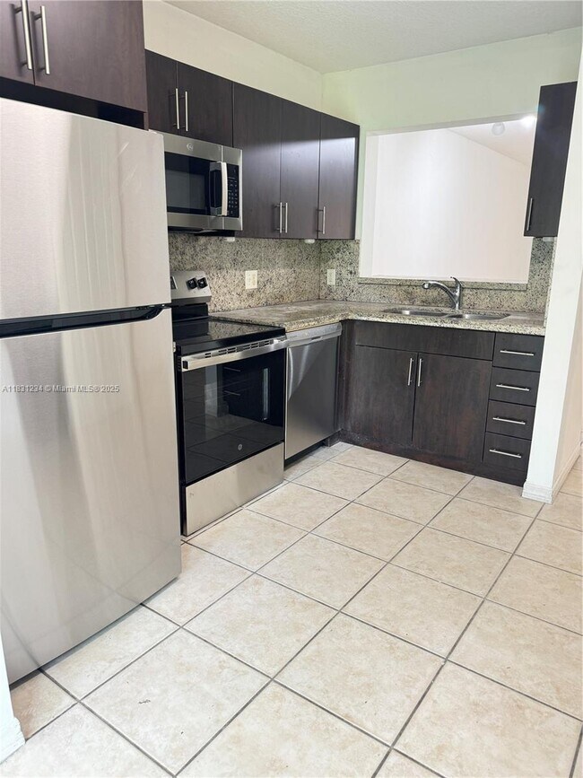 Foto del edificio - 7900 NW 6th St