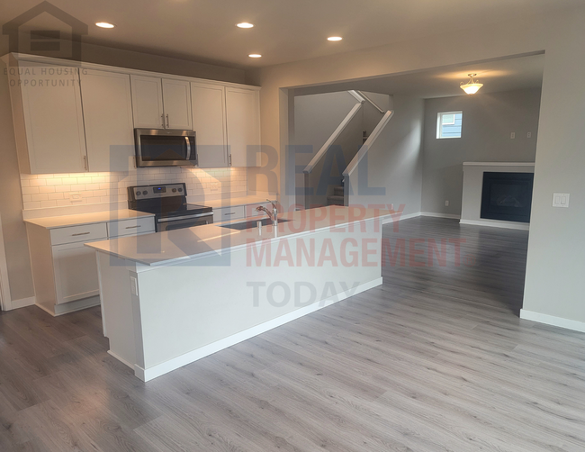 Building Photo - 4 Bedroom House in Lacey!