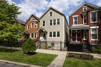 Building Photo - 1721 N Artesian Ave