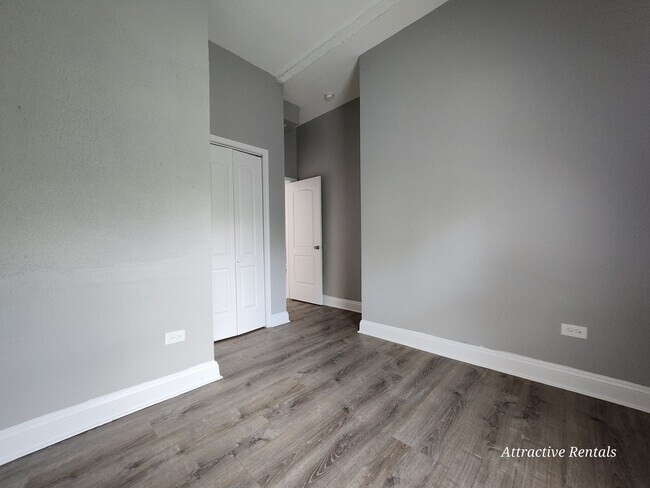 Foto del edificio - 1350 E 76th St