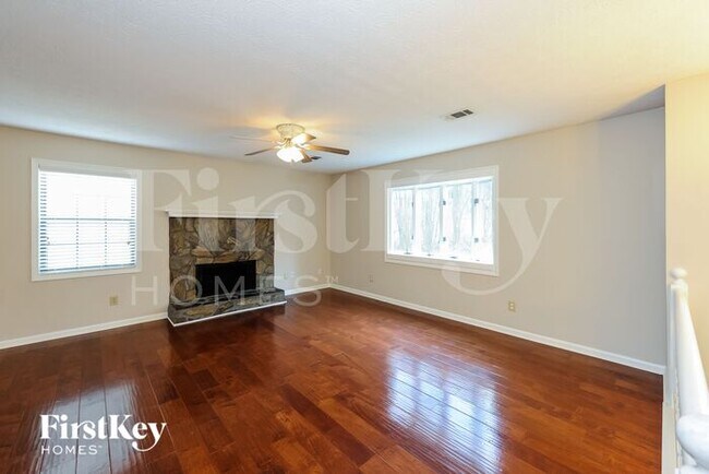Foto del edificio - 262 Muddy River Road