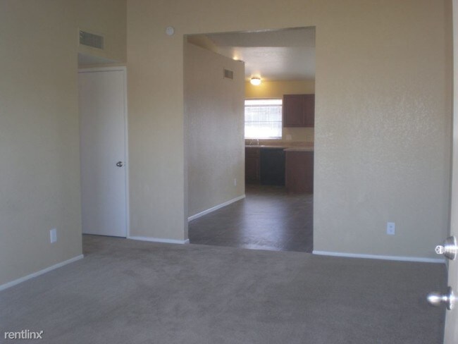 Building Photo - 10710 W Sells Dr