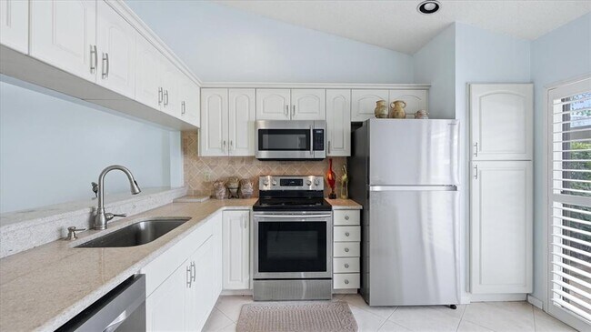 Foto del edificio - 5350 Myrtle Wood