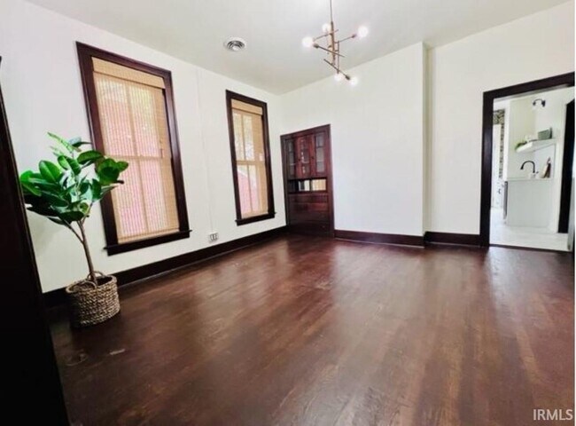 Foto del edificio - 1413 Columbia St