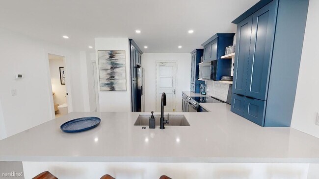 Foto del edificio - 1 br, 1.5 bath Condo - 2200 NE 33rd Ave
