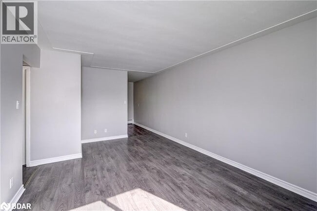 Photo du bâtiment - 280 Sydney St S