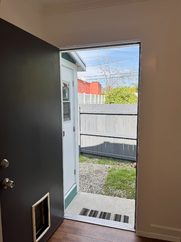 Foto del edificio - 4543 1/2 Alumni Ave