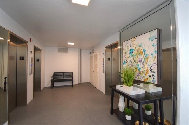 Foto del edificio - 1012 N Ocean Blvd