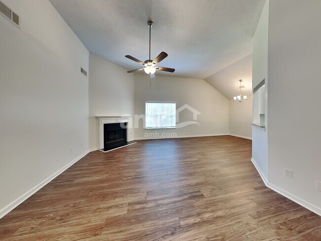 Building Photo - 375 Ermines Way