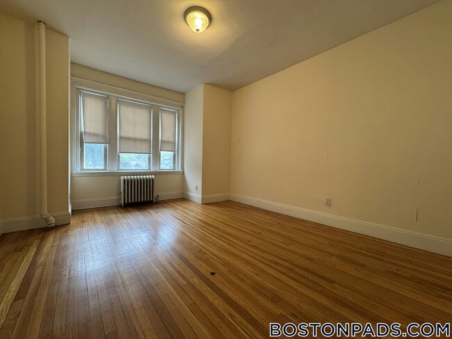 Building Photo - 1209 Boylston St
