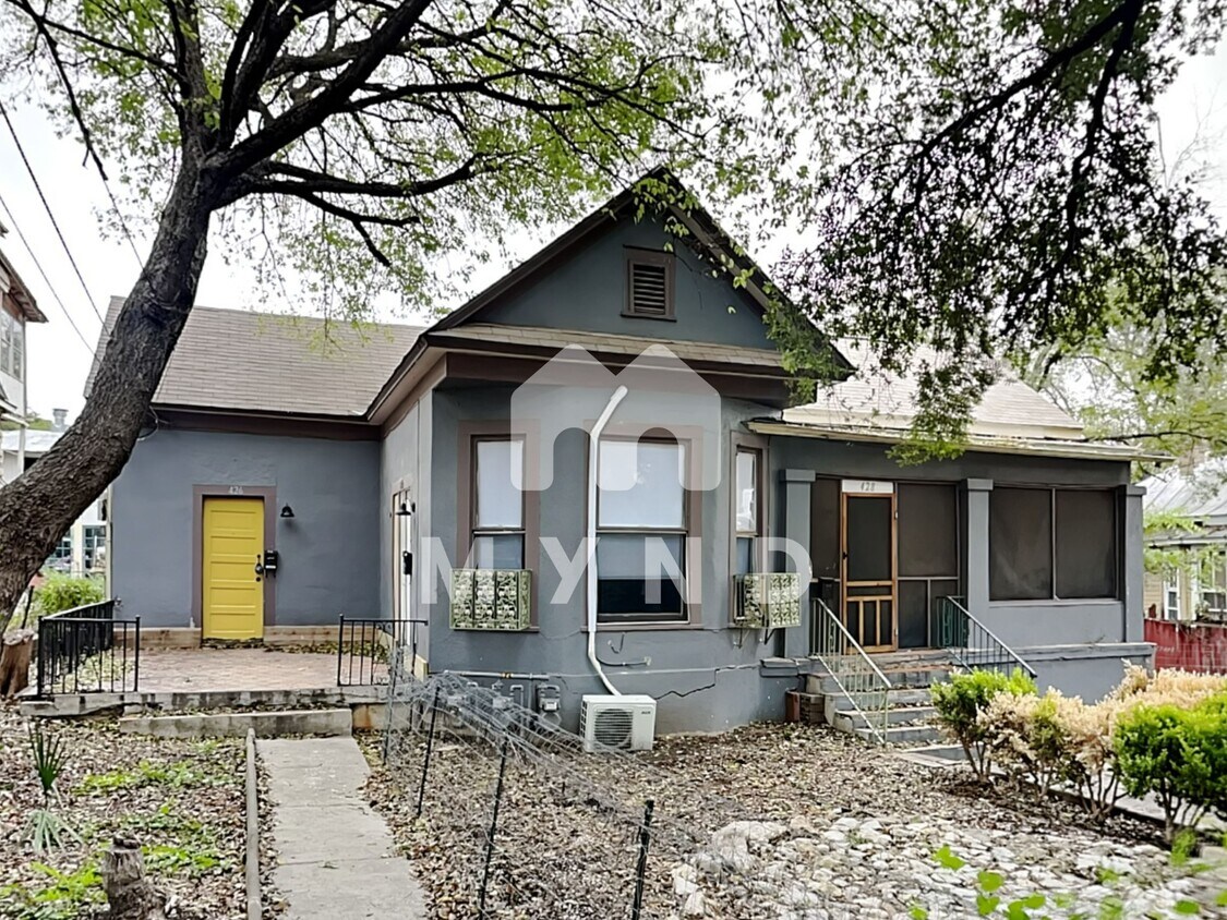 426 W Woodlawn Ave Unit 2 Condo for Rent in San Antonio, TX