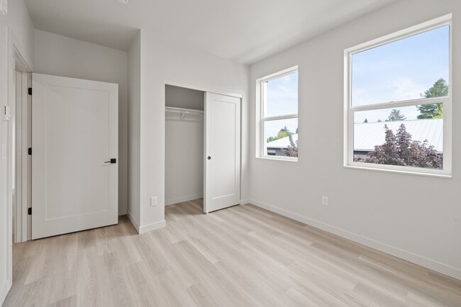 Building Photo - Boardwalk Place