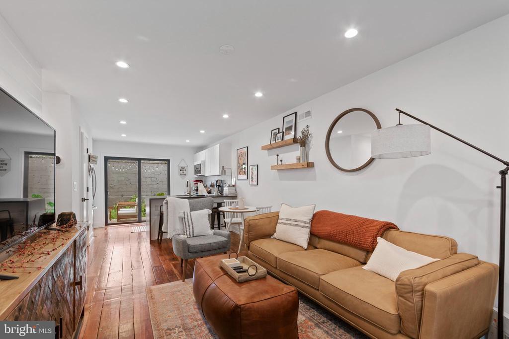 Foto principal - 1858 Tulip St
