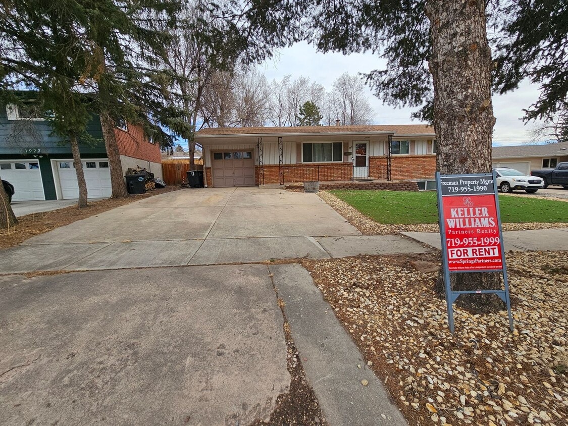 Welcome home to this maintained 4-bedroom, 2-bath Home in 80909! - Welcome home to this maintained 4-bedroom, 2-bath Home in 80909!