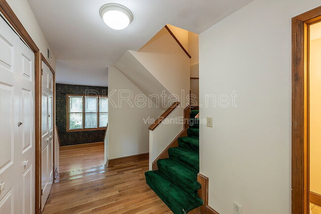 Photo - 425 Ansley Street House