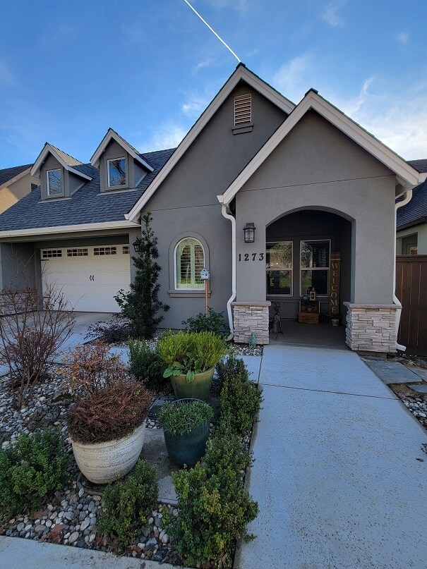 Foto del edificio - 1273 W Lindo Ave