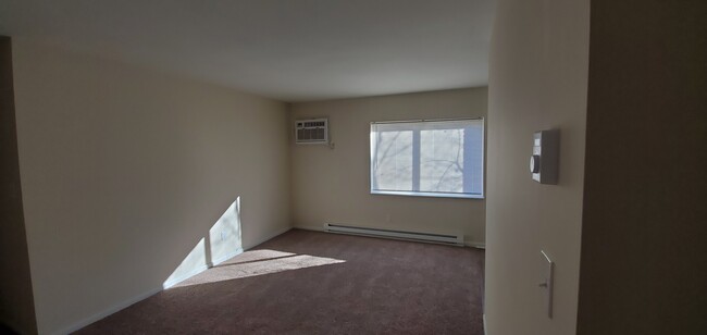 Living Room - 1252 Edward Ln