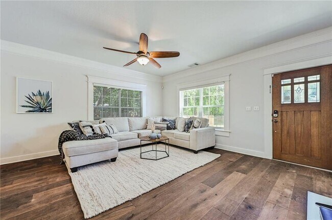 Foto del edificio - 1117 Algarita Ave