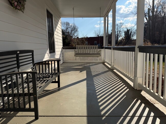 Building Photo - 5826 Railroad Ave