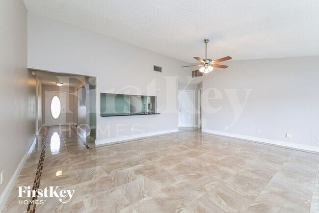 Foto del edificio - 7652 Clubhouse Estates Dr
