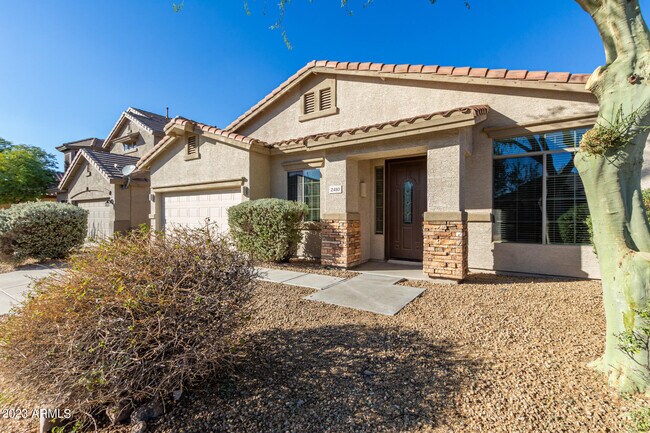 Building Photo - 2410 W Apache Rain Rd