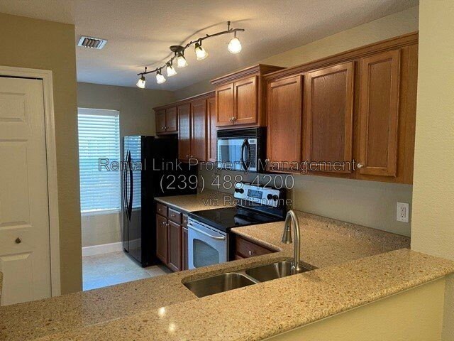 Building Photo - 4024 Crockers Lake Blvd
